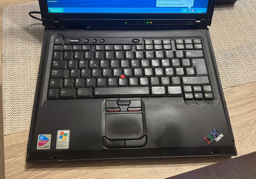Laptop IBM ThinkPad R51 original cu Windows XP si incarcator nou