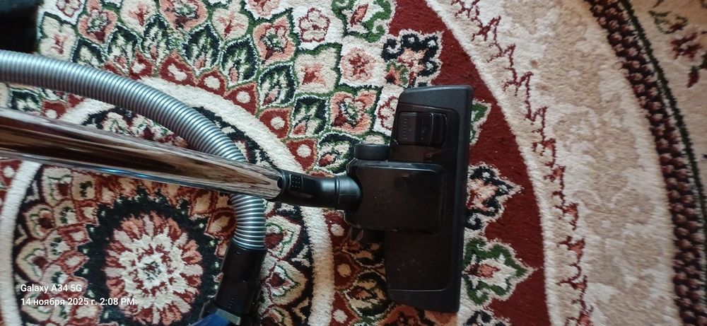 Продам пылесос Midea