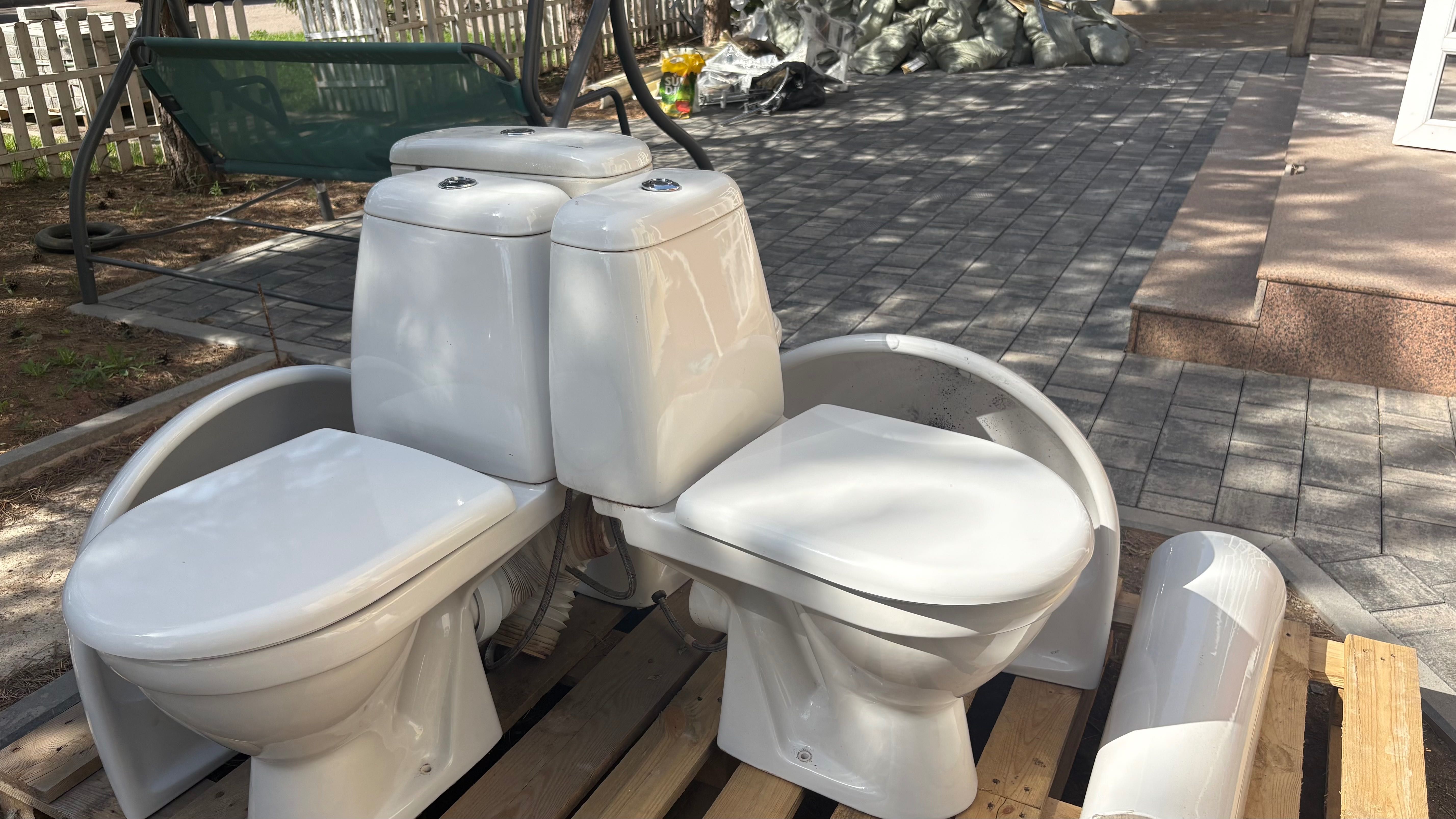 Продам унитазы б/у  в отличном состоянии