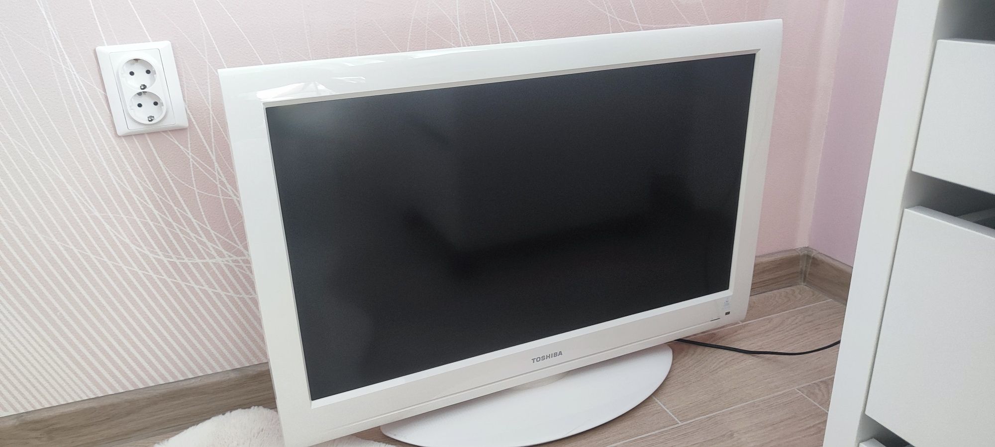 Телевизор Toshiba 32"