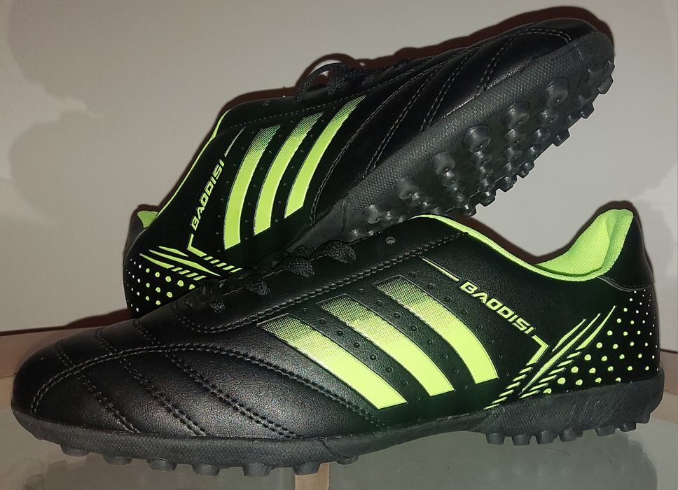 Футбольные бутсы