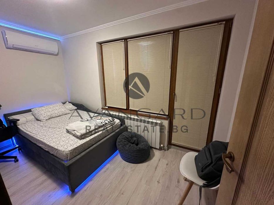 Продава се Четиристаен апартамент в Пловдив, Кючук Париж - 130 кв.м за 1570 €/кв.м - Снимка #8