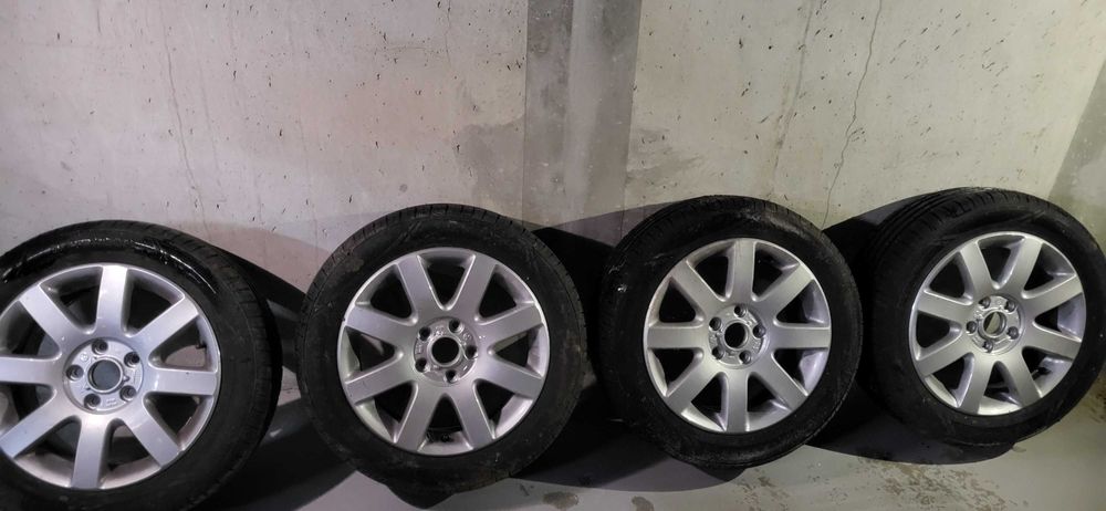 Jante din aliaj cu anvelope de vară Nokian 205/55 R16 — set de 4 buс