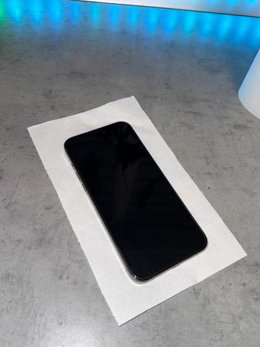 Iphone 15 pro max impecabil