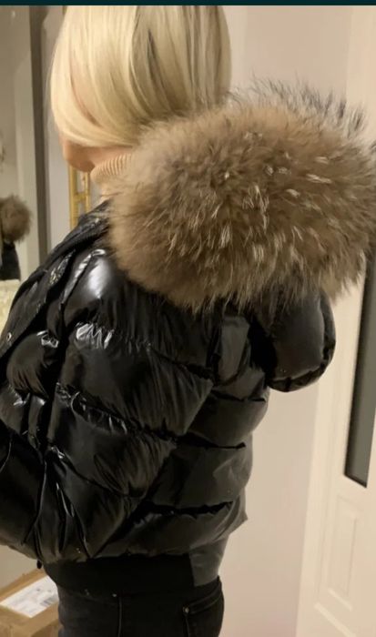 Geaca moncler detalii în privat