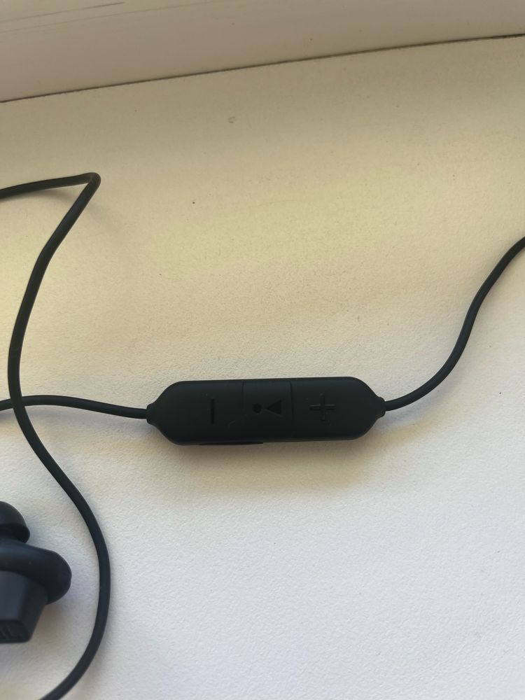 Vând căști JBL neckband ca noi