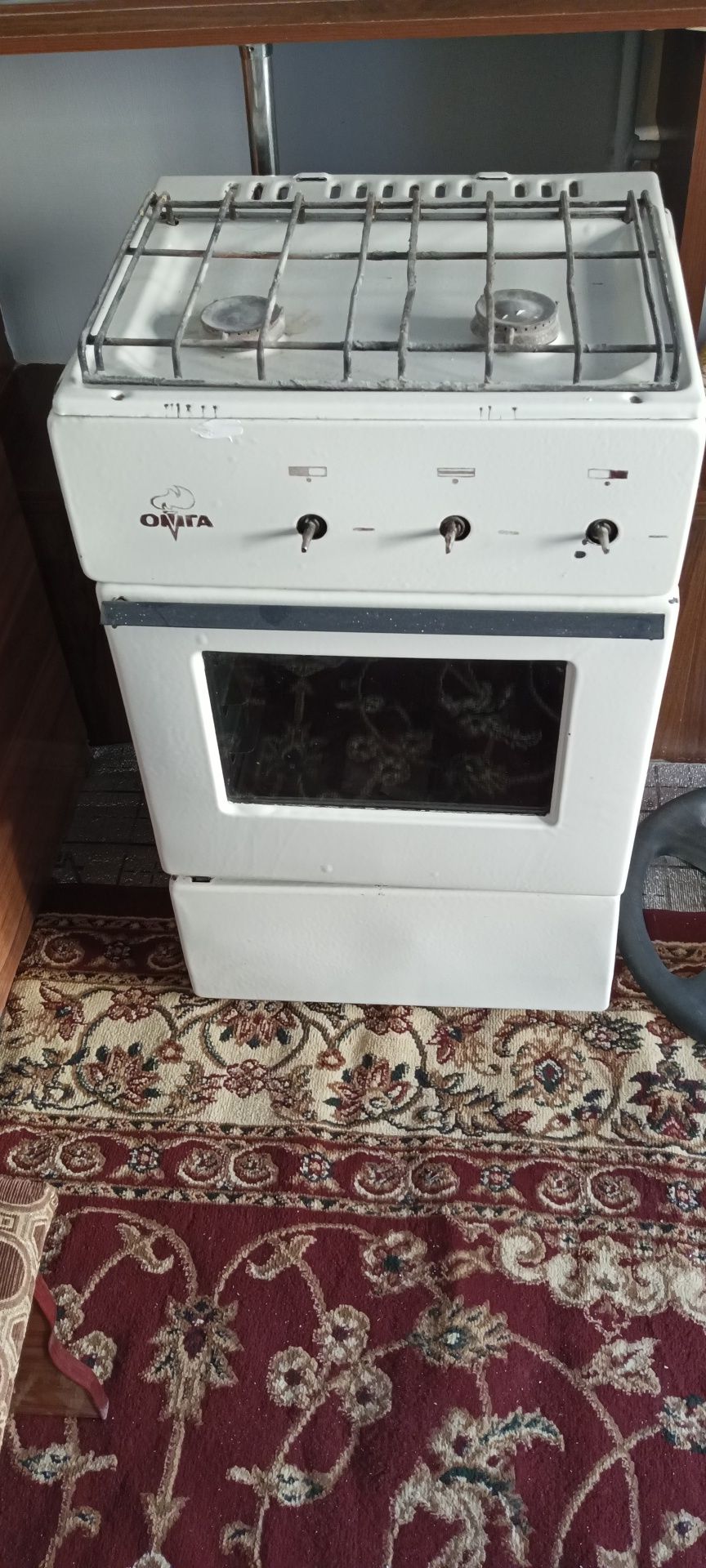 Продам газовую плиту