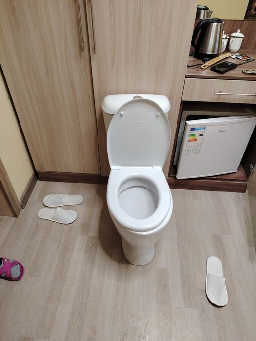 Продам б/у унитазы
