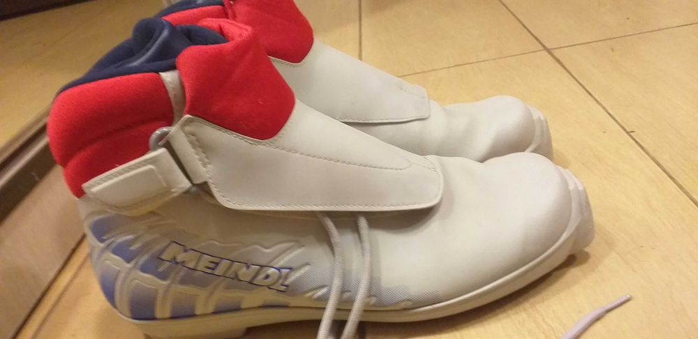 Clapari ski Nr. 41,sistem pridere NNN/NIT/Boots schi de iarna