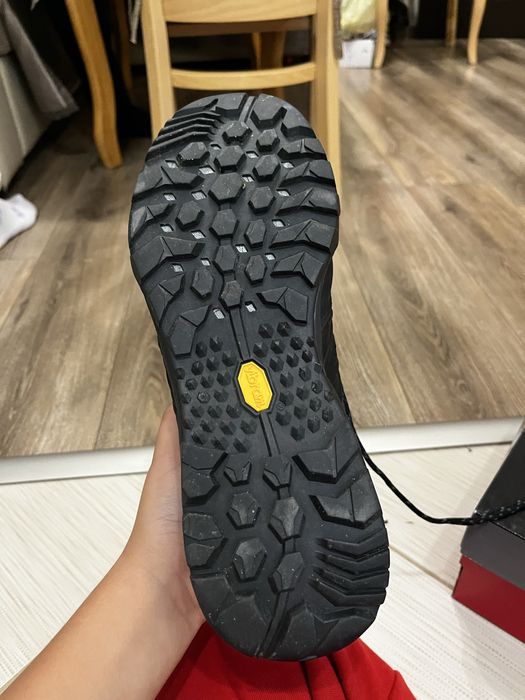 Обувки the north face