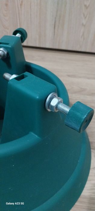 Suport pentru brad cu rezervor apa