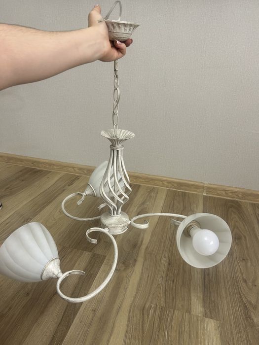 Продаю люстру,состояние отличное