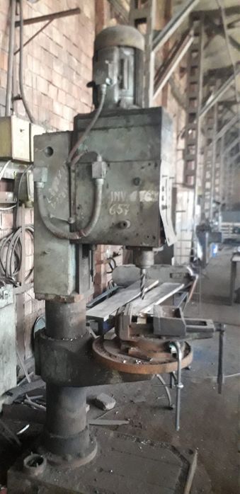 Masina de gaurit verticala cu culoana