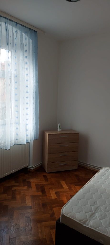 Particular,închiriez apartament 2 camere , zona Filarmonica Brasov.
