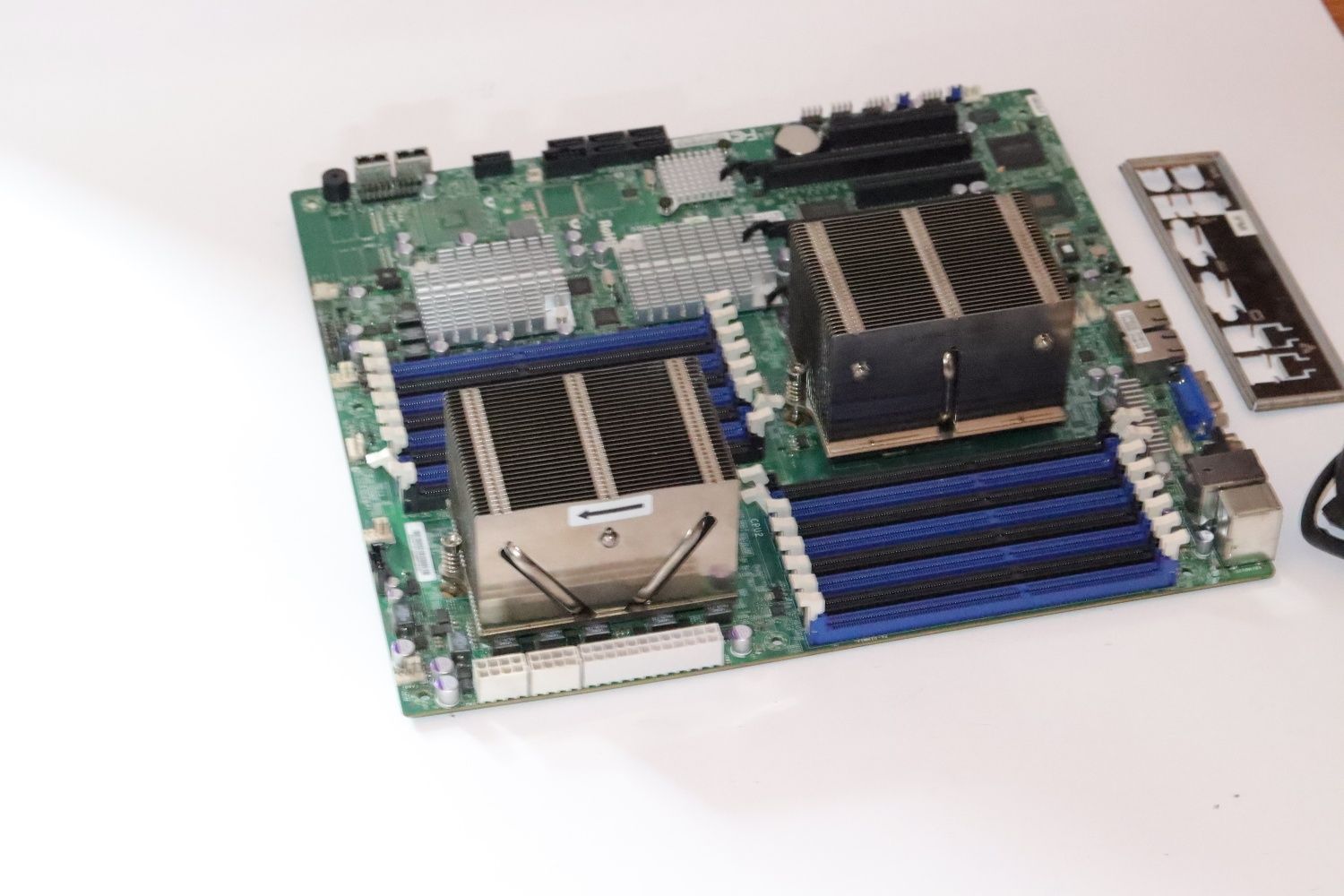 Placa de Baza Server Supermicro H8DGI-F + 32 Cores CPU's + Heatsink
