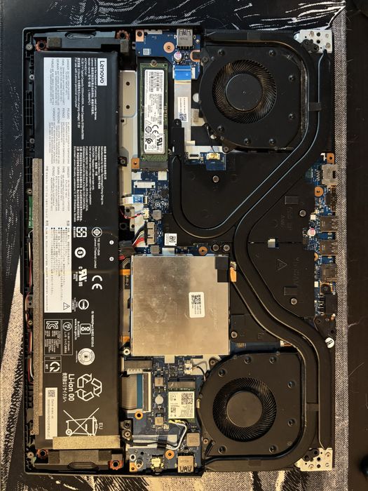 Lenovo legion 5 15ARH05 DEFECT (pentru piese)