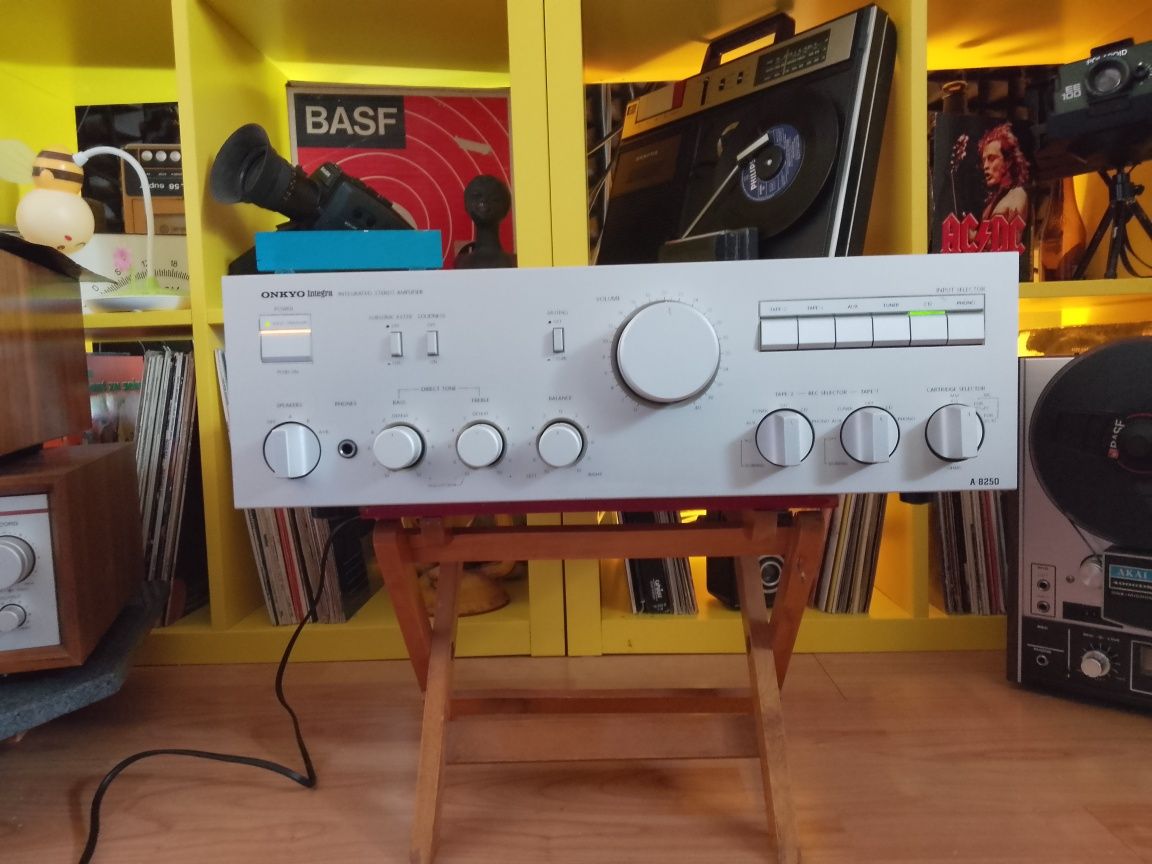 Amplificator Onkyo Integra A 8250