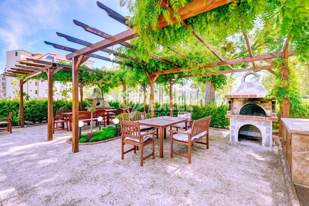 Продава се Двустаен апартамент в к.к. Слънчев бряг - 54 кв.м за 1241 €/кв.м - Снимка #3
