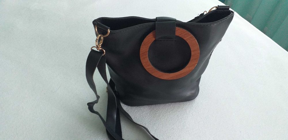 Дамски чанти различни модели 25-35лв.