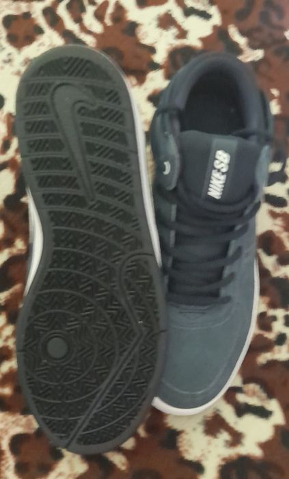 Vând urgent adidasi nike nr38