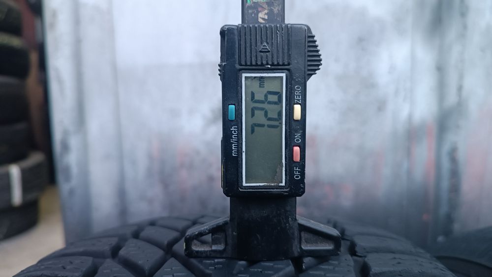 215/55/17 Nokian Дот 1823