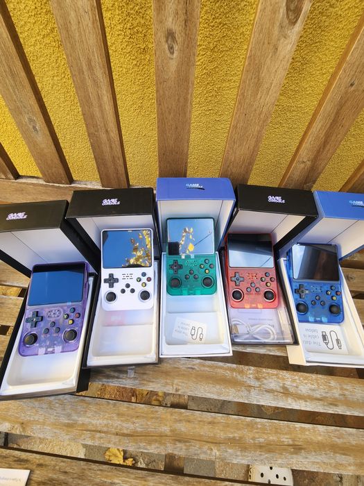 Уникална Мощна Нова Конзола R36S