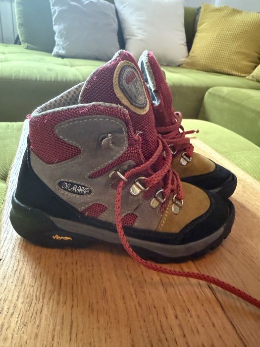 Bocanci Incaltari Trekking Olang talpa Vibram