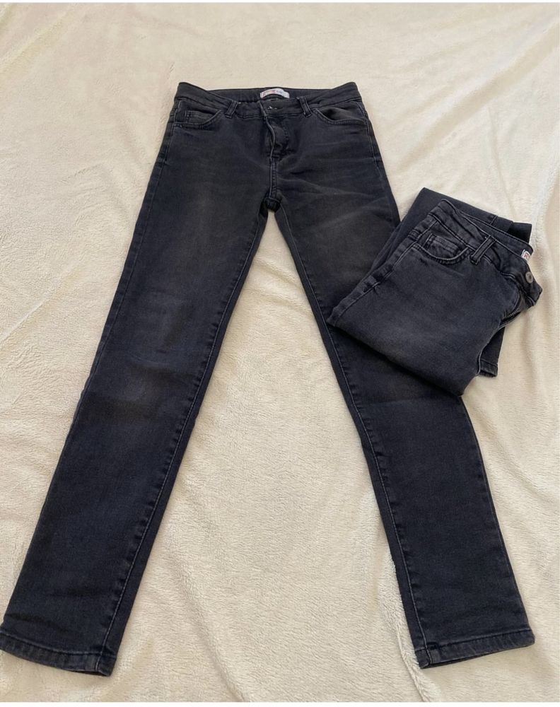 2 джинсы на мальчика 10-12л за 5000тг (одного размера)