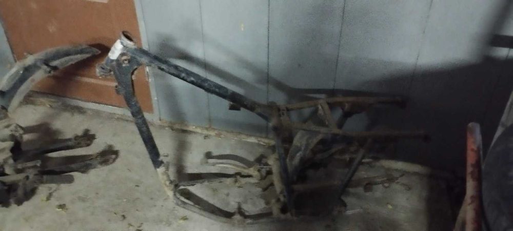 продавам рамка за иж и рамка за мз 175