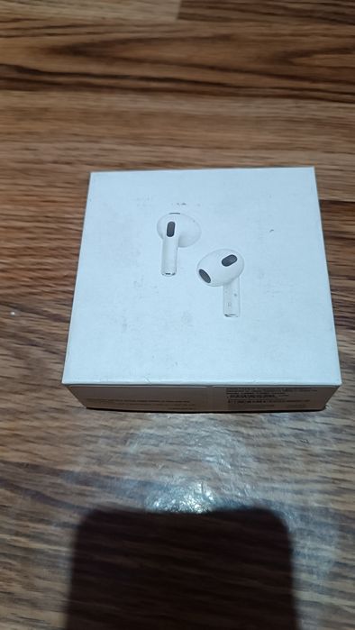Беспроводные наушники (AirPods)