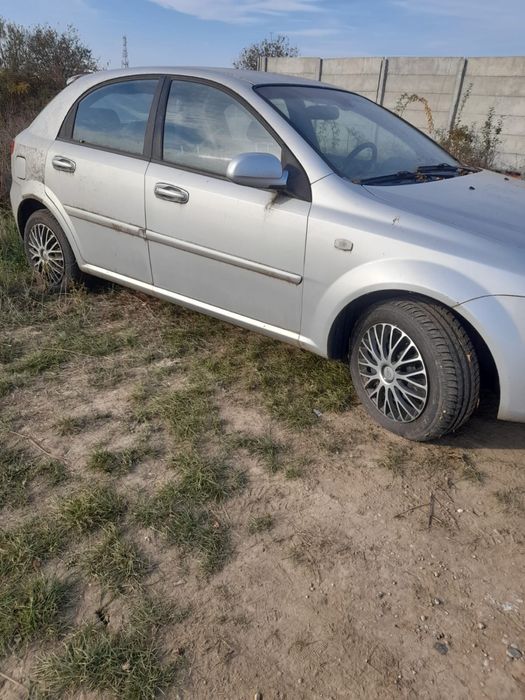 Dezmembrez Chevrolet Lacetti 1.6 benzina 2004-2010