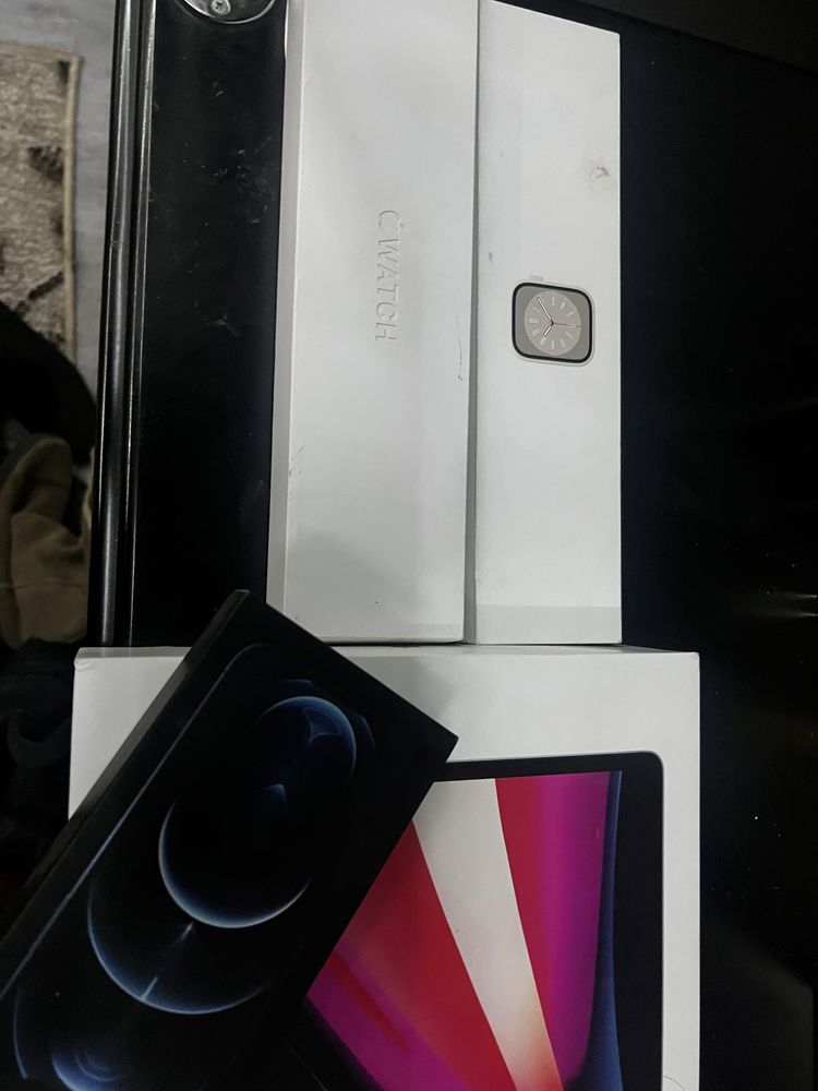 Коробки от техники Apple
