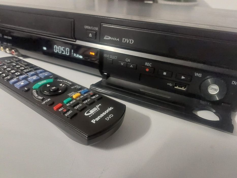 Combo Panasonic DMR EZ49 VHS-DVD impecabil