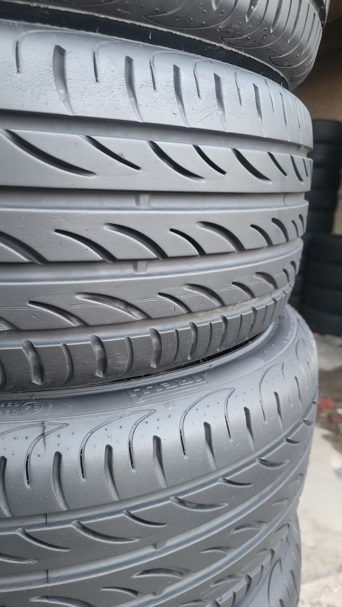 4бр. 205 40 17 Pirelli летни.