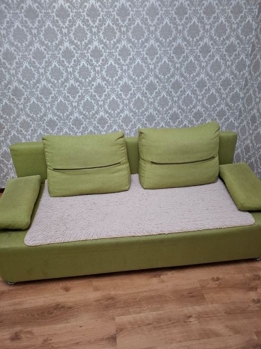 Диван, в отличном состоянии