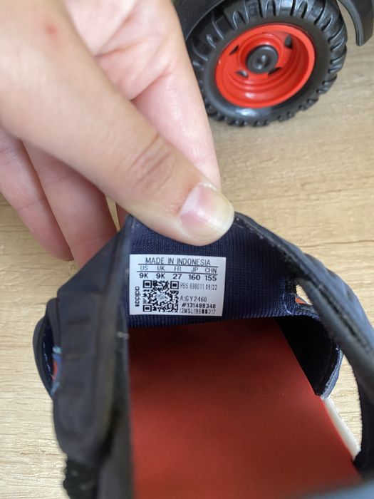 Сандали adidas унисекс 27 номер