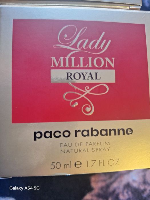 Vând parfum de dama