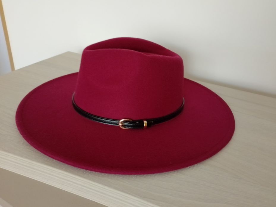 Pălărie de dama fedora