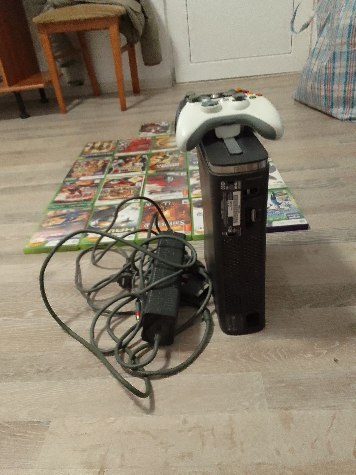 Vand Xbox 360 adus din spania