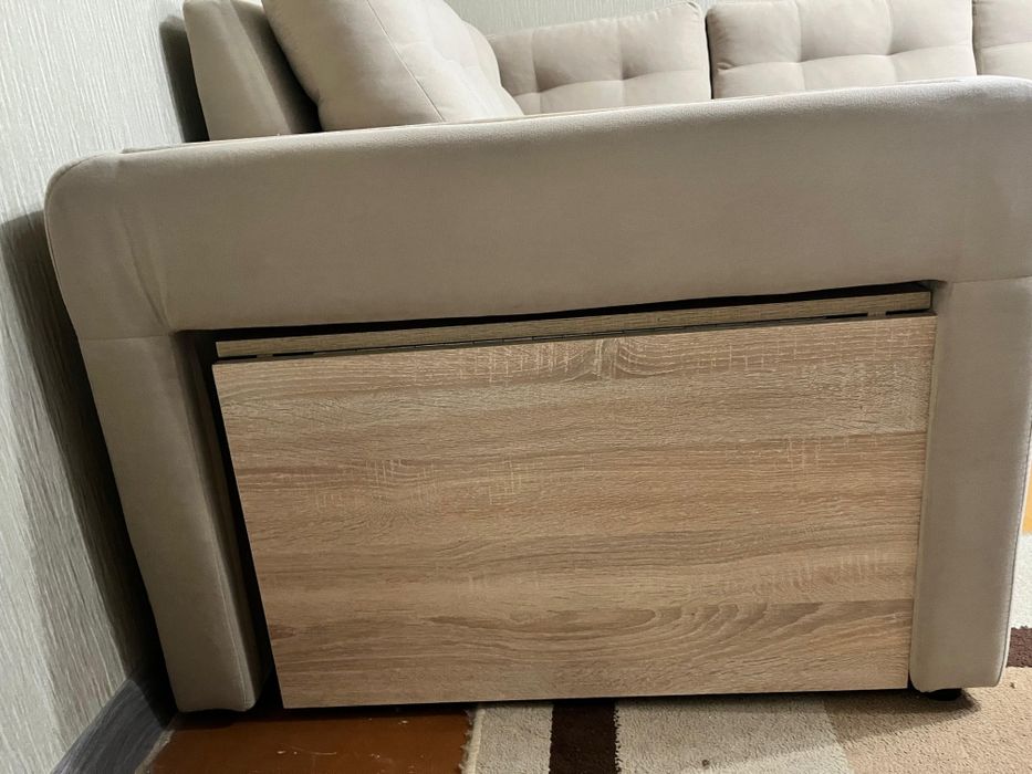 Срочно продам диван в отличном состоянии