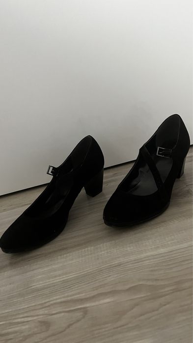 Велурени токчета