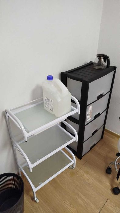 Столик для косметологического кабинета или салона красоты