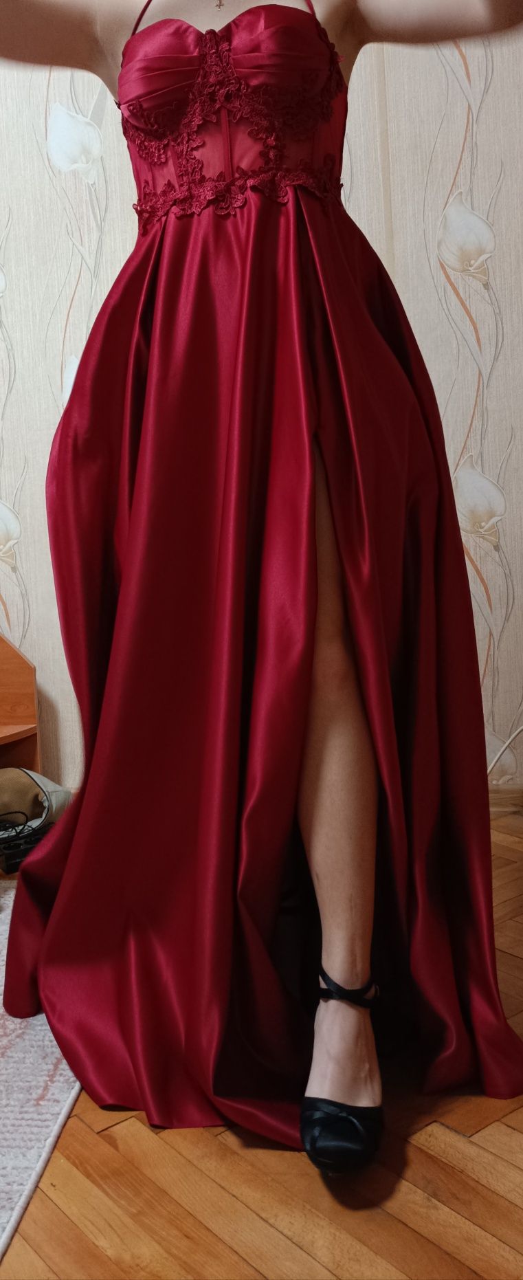 Официална рокля.