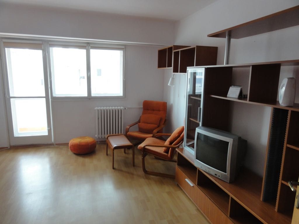 Apartament 3 camere, intersecția Colentina - Dna Ghica