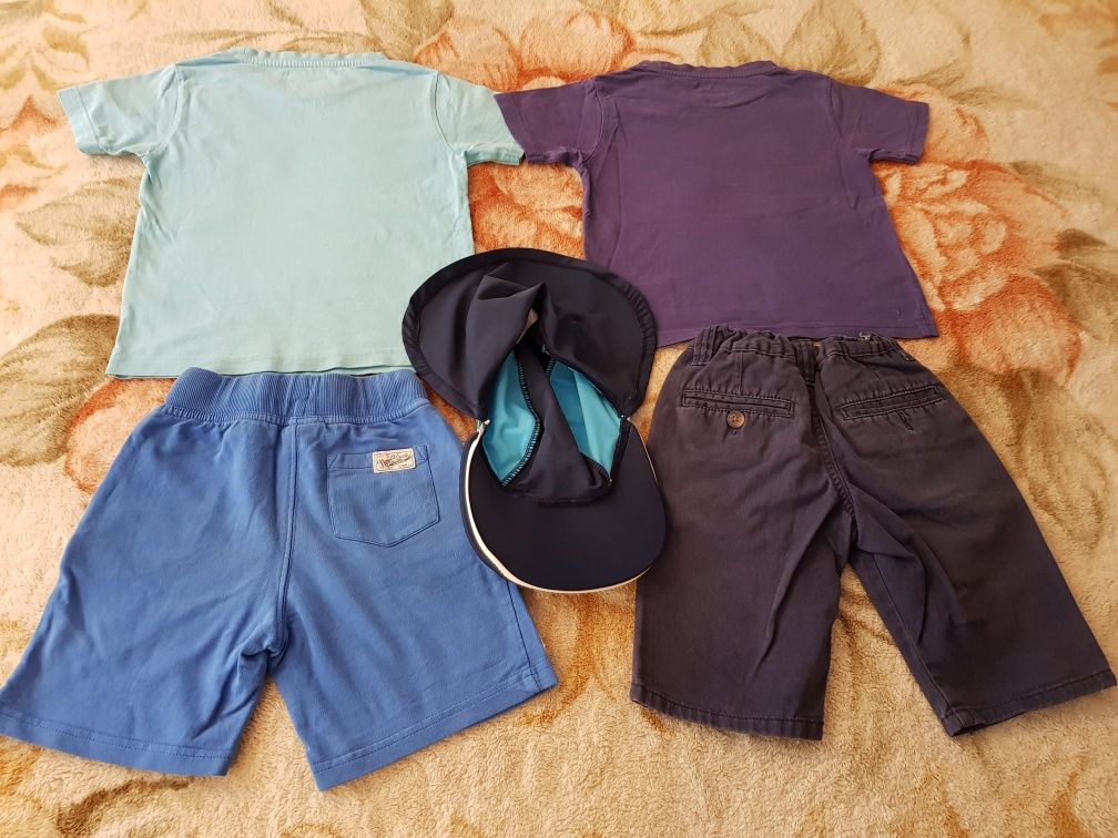 Lot vară,băieți,3-5 ani:tricouri,pantaloni scurți,pălărie,șapcă