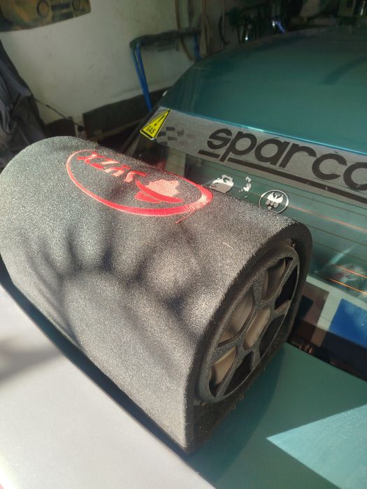 Сабвуфер в автомобиль