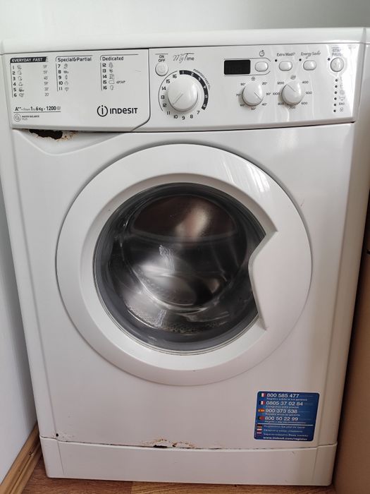 mașina de spălat Indesit