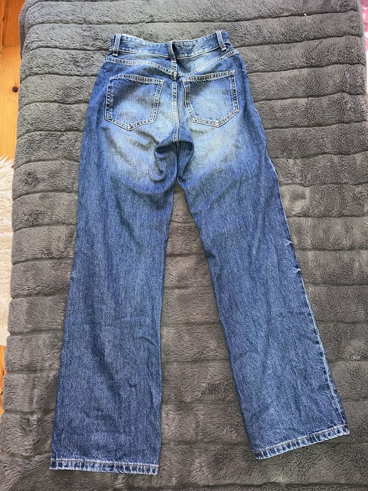 Продавам дънки bershka