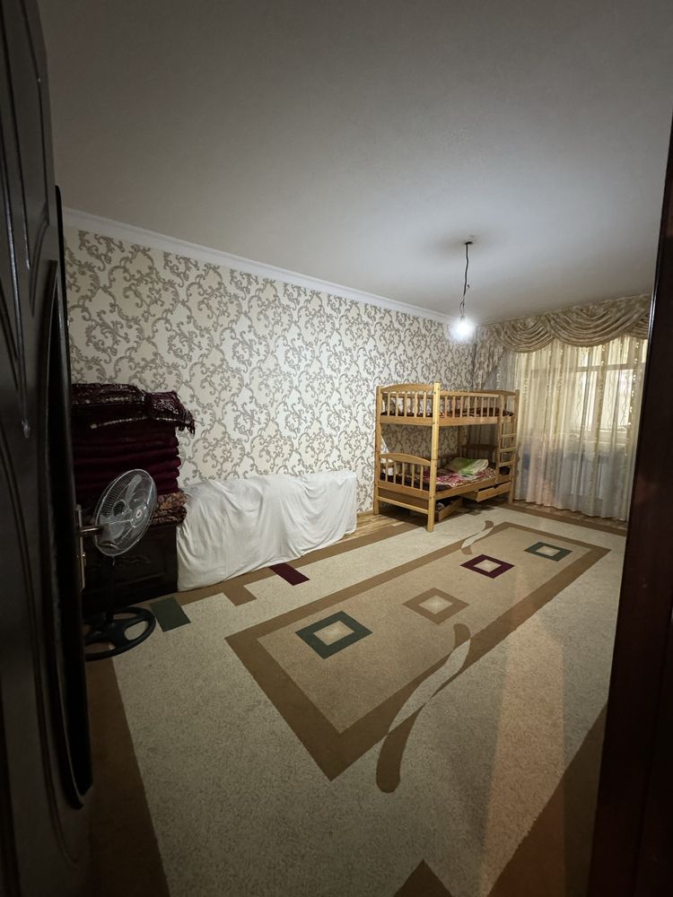 Uy sotiladi Dombirobodda 1 etaj 3 xonali