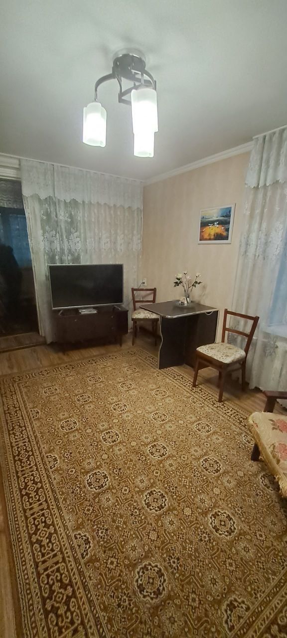 Чиланзар 26 квартал 1в2/3/5 Всё остается Кирпичный дом, балкон 2*6
